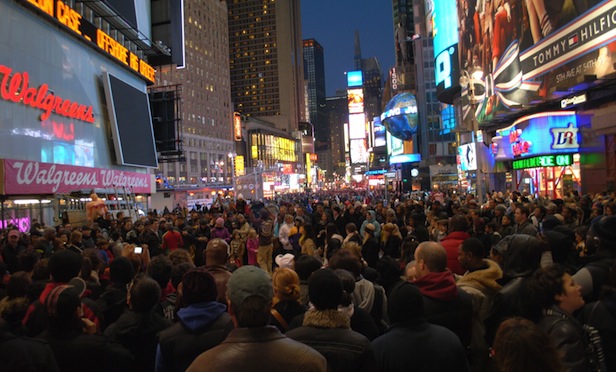 Times-Square crowd