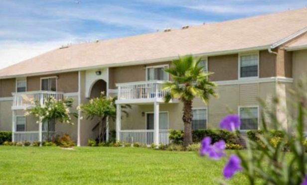  Cadence Crossings has secured a 15-year fixed rate Fannie Mae Delegated Underwriting and Servicing loan to finance the 184-unit apartment buy.