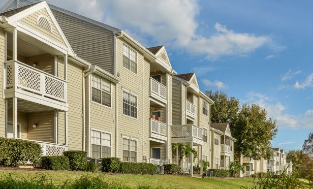 Oak Forest, a 408-unit, garden-style multifamily community in the Orlando suburb of Ocoee, FL, has traded hands. The sale price: $42.75 million.