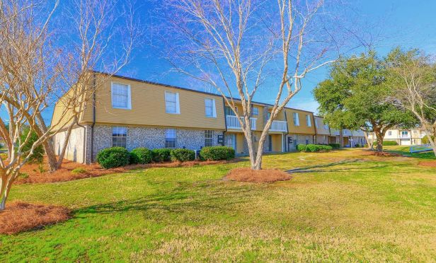 Renamed Greenwood at Ashley River, the multifamily asset adds 280 class C-plus units to RADCO’s portfolio.
