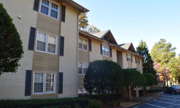 550 Abernathy Apartments, a 228-unit multifamily community in the greater Atlanta submarket of Sandy Springs, GA, has traded hands.