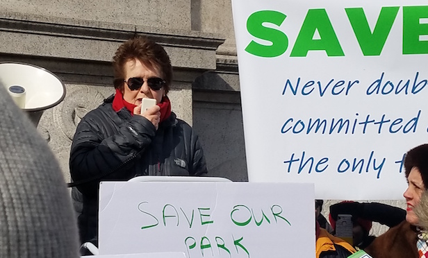 Billie Jean King speaks at protest on steps of American Museum of Natural History on Feb. 2, 2019/ Photo by Betsy Kim